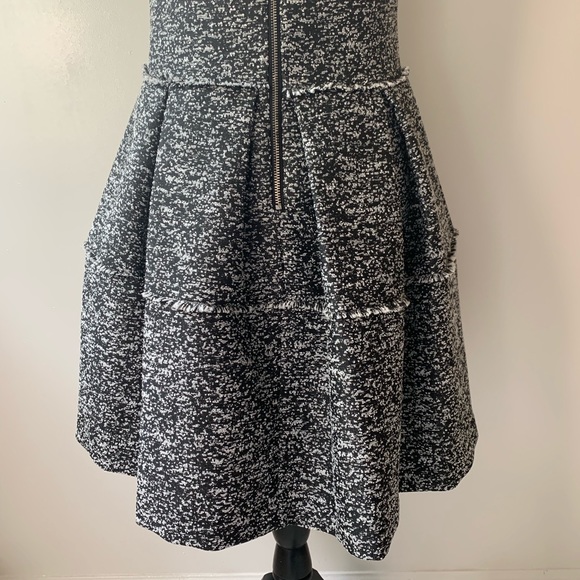 Betsey Johnson Black and White tweed dress. Size 6 - Picture 6 of 8